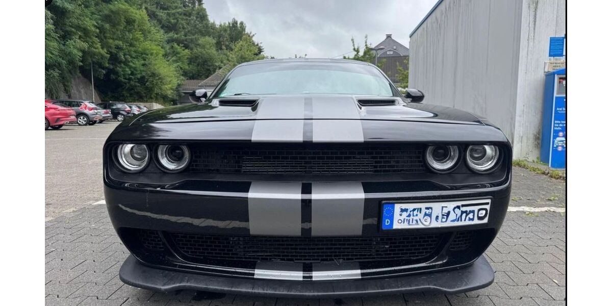 Dodge Challenger 106.000 km 19.499 &euro; Krefeld 47839