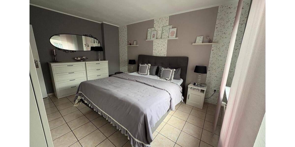 Etagenwohnung Duisburg Essenberg - 4 Zimmer, 100 m&sup2;, 190.000&euro; | Angebot:26115477