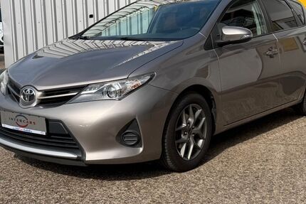 Toyota Auris 120.000 km 6.900 &euro; Krefeld 47799