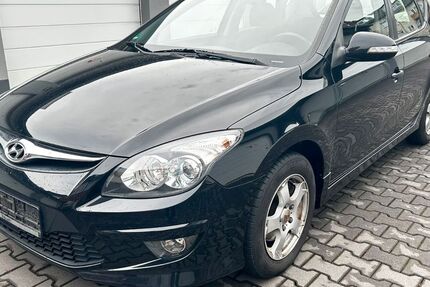 Hyundai i30 223.000 km 2.150 &euro; Duisburg 47058