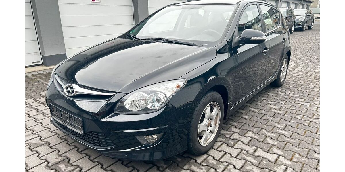 Hyundai i30 223.000 km 2.150 &euro; Duisburg 47058