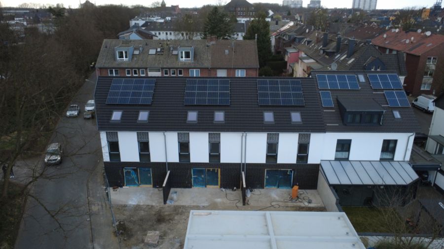 Provisionsfrei* Eckhaus EFH Endhaus mit PV 10,4 KW+Garage 140m zum Rheinufer Energiebedarf 22,4 kWhm2a - Einfamilienhaus Duisburg Essenberg | Angebot:26163676