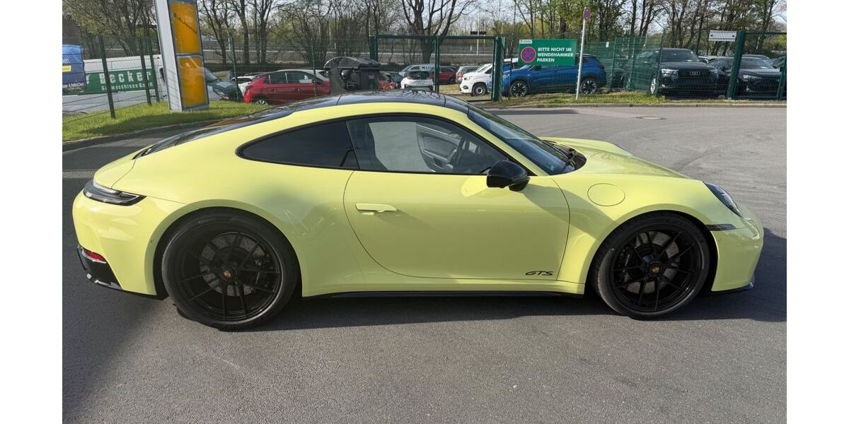Porsche 992 6.500 km 177.430 &euro; Dinslaken 46537