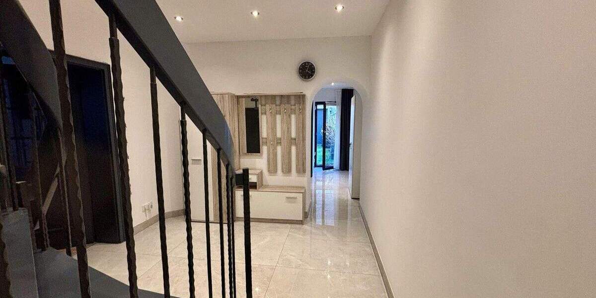 Reihenmittelhaus Krefeld Hüls - 4 Zimmer, 136 m&sup2;, 486.000&euro; | Angebot:25654258