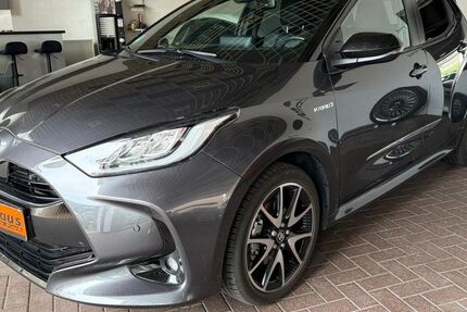 Toyota Yaris 17.607 km 19.500 &euro; Moers 47441
