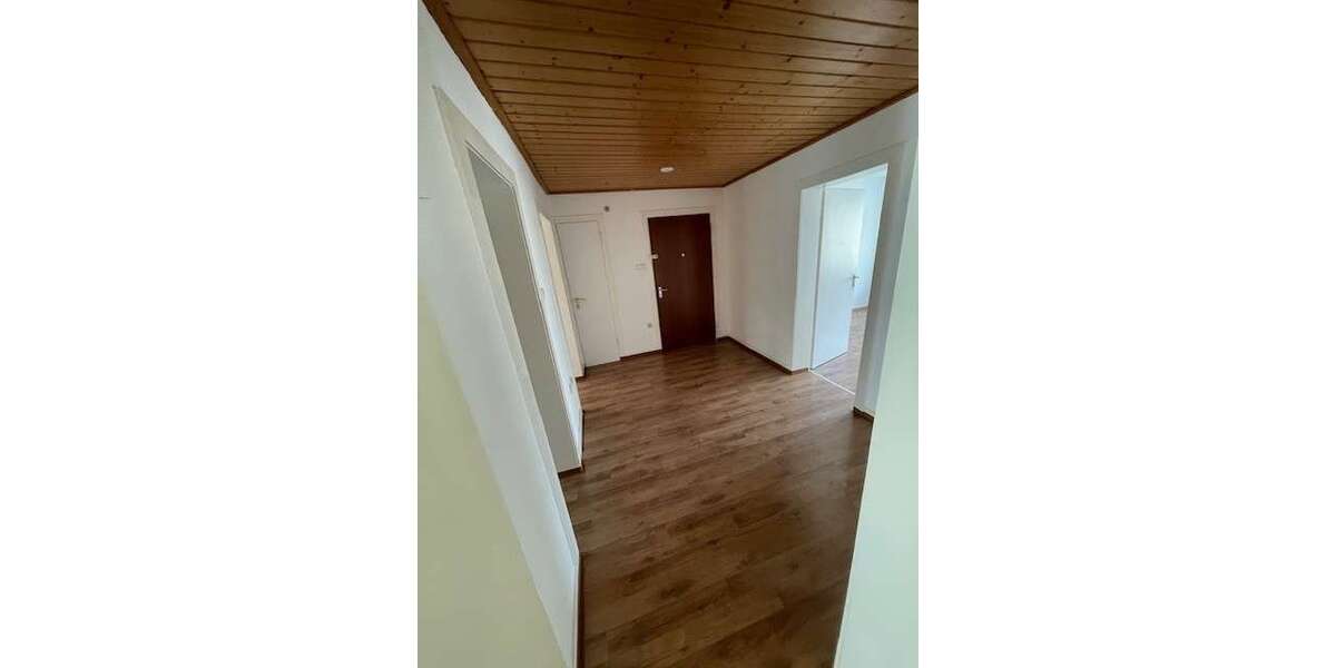 Etagenwohnung Duisburg Duissern - 3 Zimmer, 86 m&sup2;, 670&euro; | Angebot:25997237