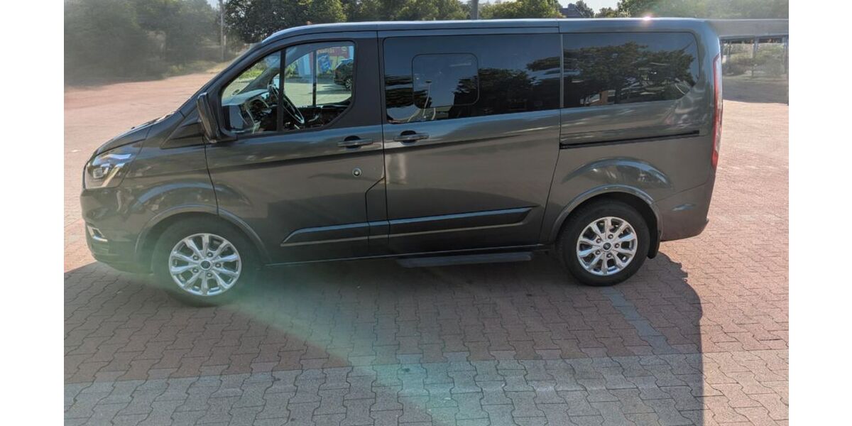 Ford Tourneo Custom 189.000 km 22.300 &euro; Dinslaken 46537