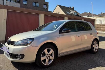 VW Golf 153.000 km 7.600 &euro; Oberhausen 46045