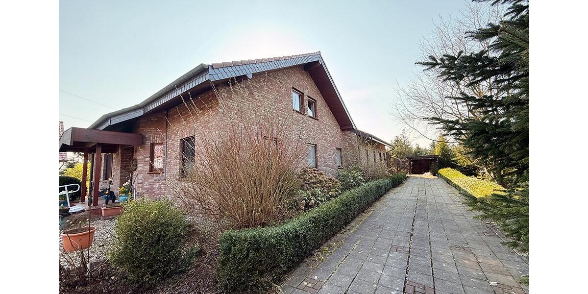 Dachgeschoßwohnung Issum - 5 Zimmer, 140 m&sup2;, 1.150&euro; | Angebot:26249906