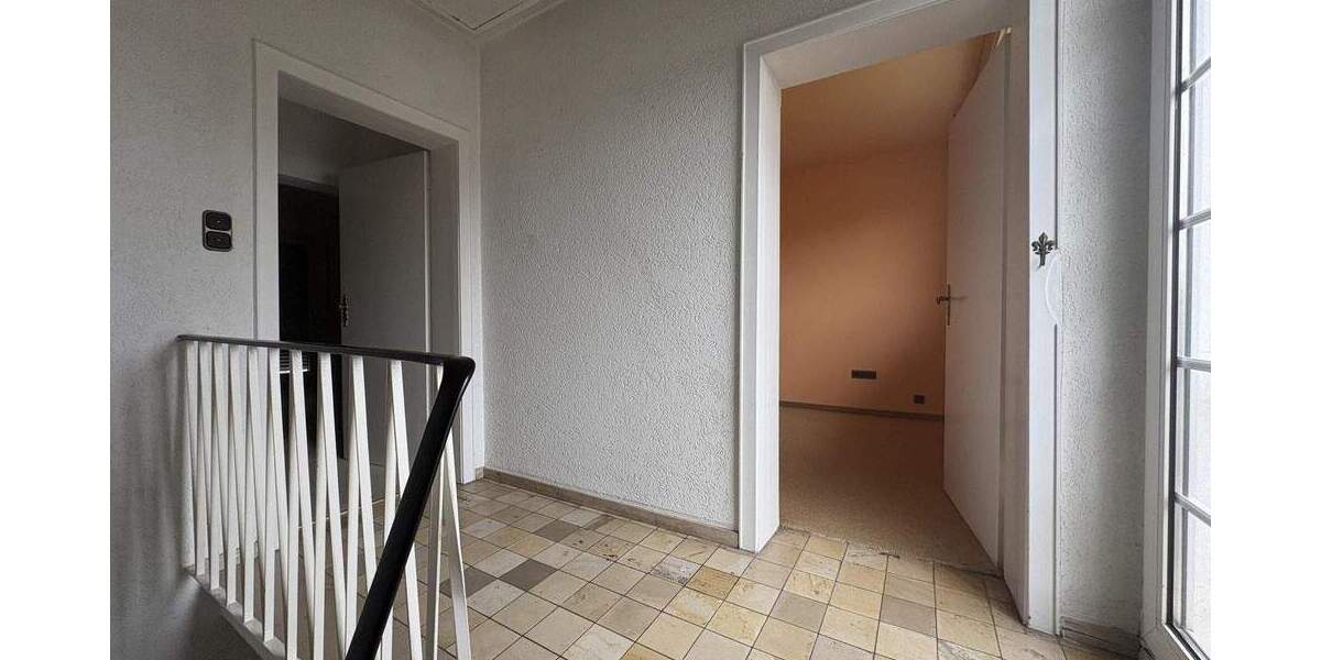 Mehrfamilienhaus, Wohnhaus Moers Hülsdonk - 6 Zimmer, 132 m&sup2;, 620.000&euro; | Angebot:25896452