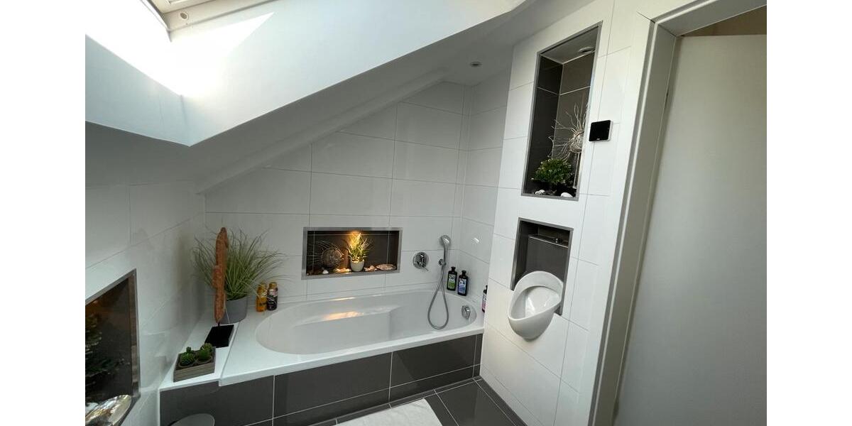 Dachgeschoßwohnung Essen Frillendorf - 3 Zimmer, 96 m&sup2;, 269.000&euro; | Angebot:27044145
