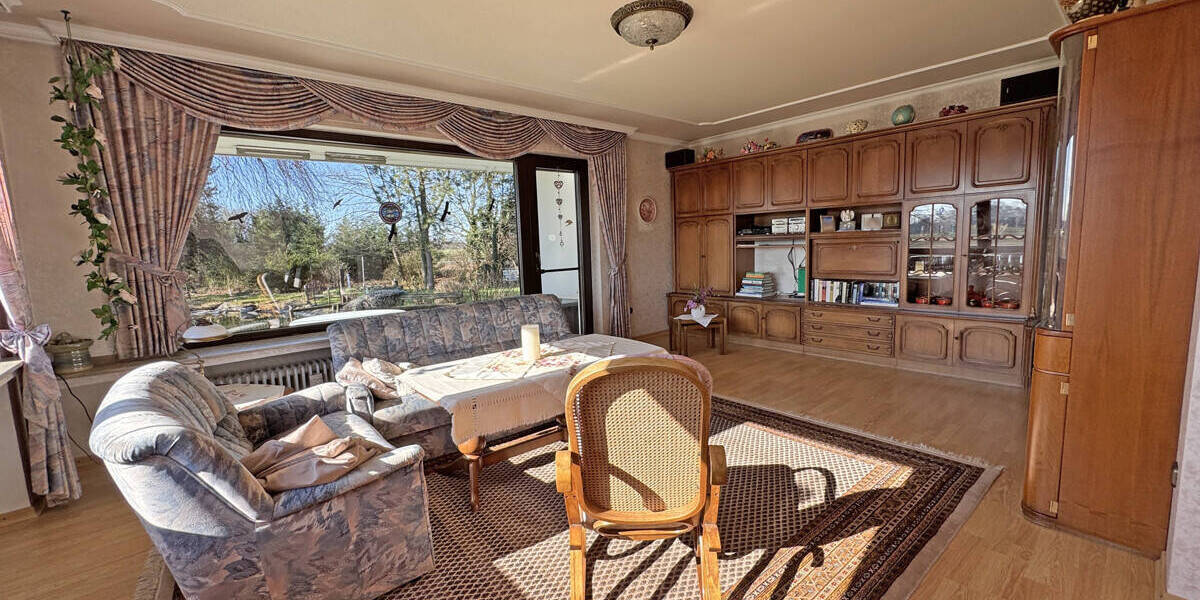 Mehrfamilienhaus, Wohnhaus Wesel Lackhausen - 7 Zimmer, 212 m&sup2;, 530.000&euro; | Angebot:25970382