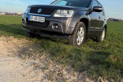 Suzuki Grand Vitara 129.000 km 8.400 &euro; Krefeld 47805