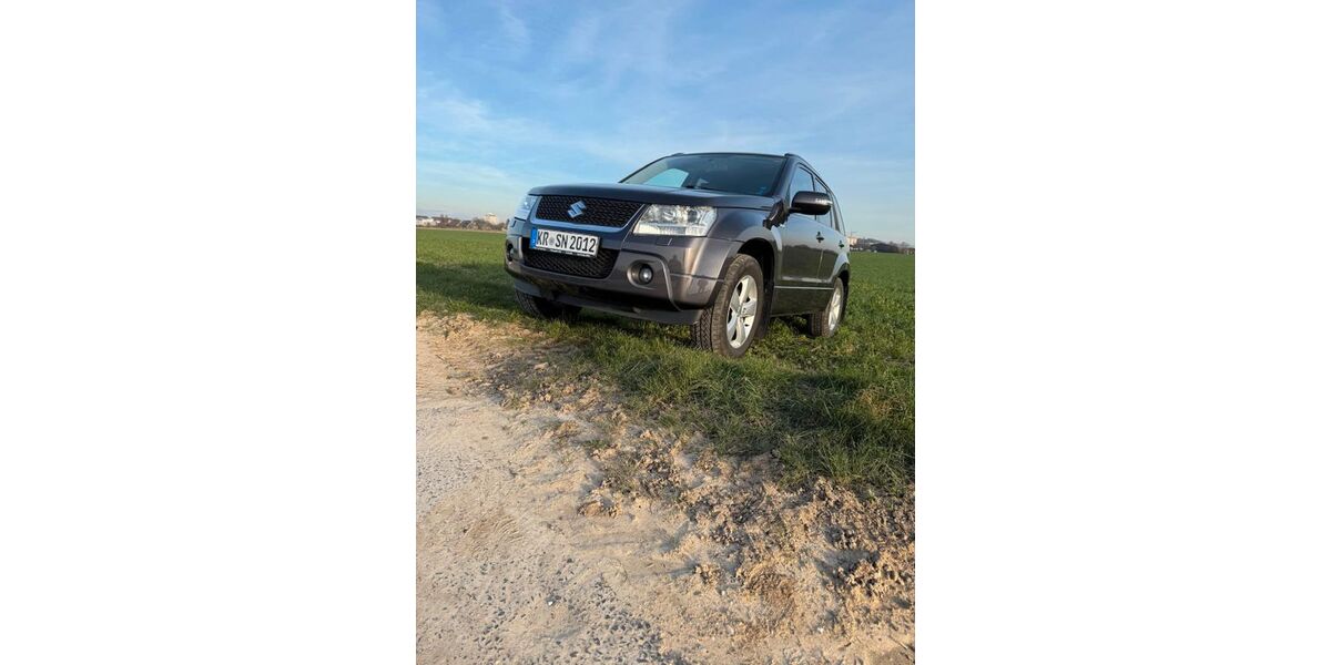 Suzuki Grand Vitara 129.000 km 8.400 &euro; Krefeld 47805