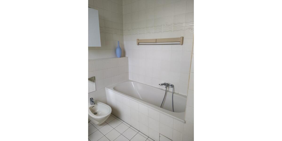 Etagenwohnung Krefeld - 3 Zimmer, 112 m&sup2;, 880&euro; | Angebot:26272589