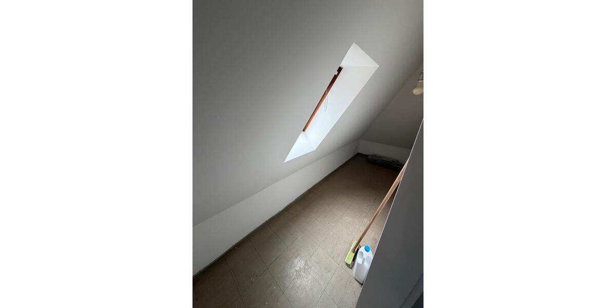 Dachgeschoßwohnung Duisburg Hamborn - 2.5 Zimmer, 54 m&sup2;, 450&euro; | Angebot:26020339