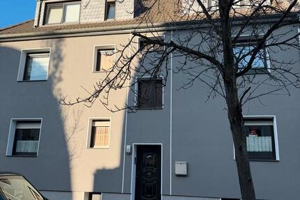 Haus Dinslaken Lohberg - 12 Zimmer, 302 m&sup2;, 490.000&euro; | Angebot:26781331