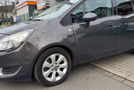Opel Meriva 105.972 km 8.650 &euro; Gelsenkirchen 45899