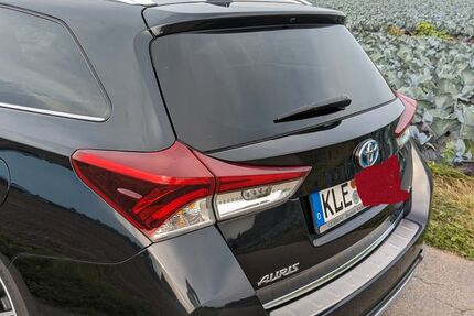 Toyota Auris Touring Sports 93.000 km 14.989 &euro; Kerken 47647