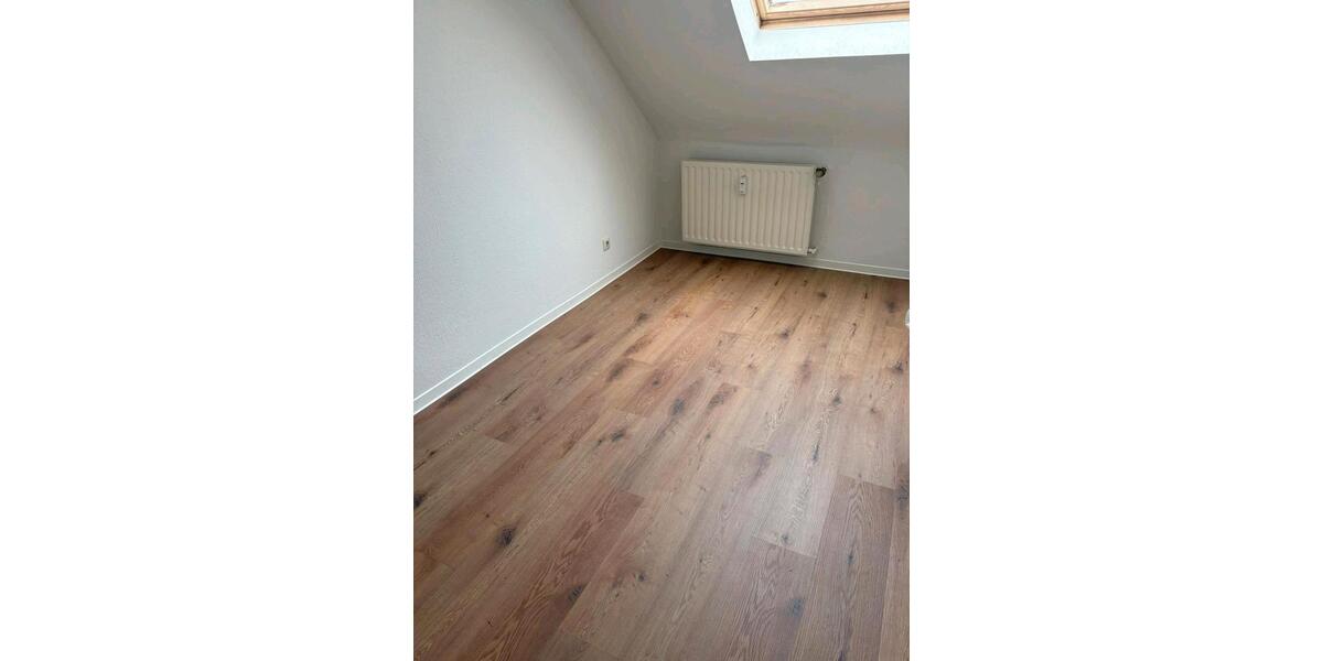 Dachgeschoßwohnung Krefeld - 2.5 Zimmer, 57 m&sup2;, 115.000&euro; | Angebot:26118096