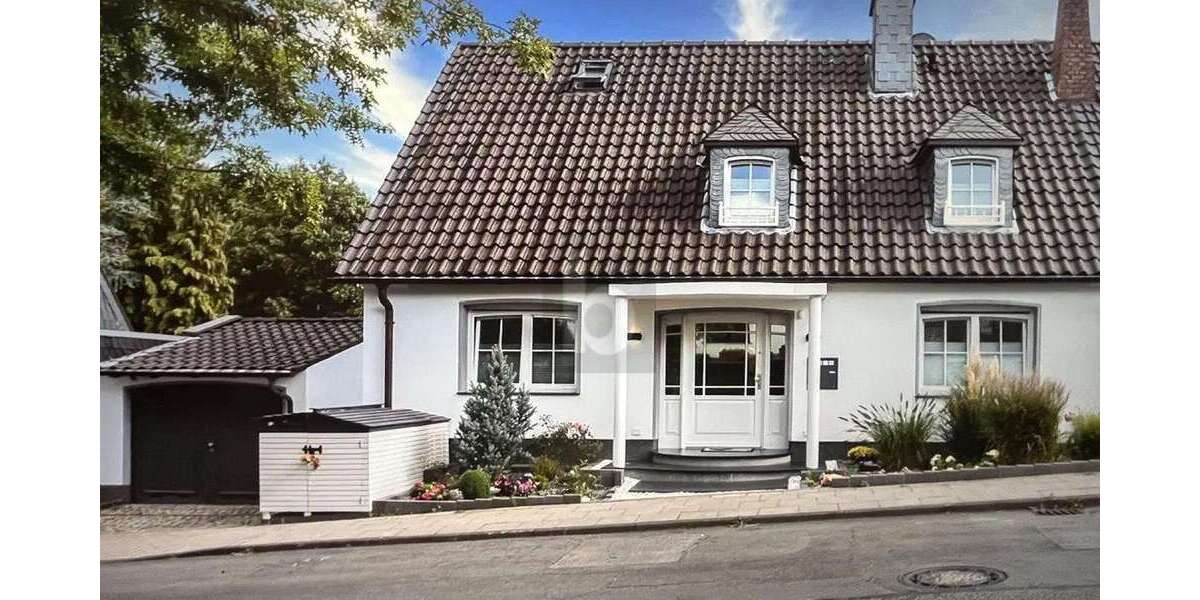 Einfamilienhaus Essen Stadtbezirk II - 7 Zimmer, 240 m&sup2;, 1.100.000&euro; | Angebot:26074256