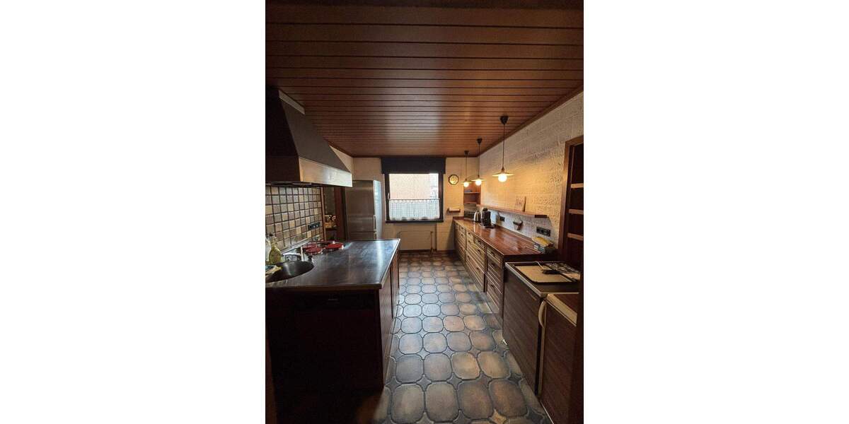 Einfamilienhaus Krefeld Traar - 7 Zimmer, 214 m&sup2;, 750.000&euro; | Angebot:25693386