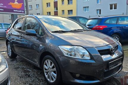 Toyota Auris 124.000 km 6.500 &euro; Essen 45144