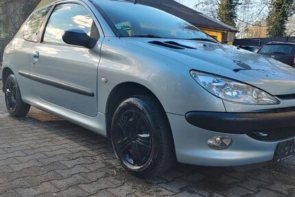 Peugeot 206 134.500 km 1.499 &euro; Essen 45326
