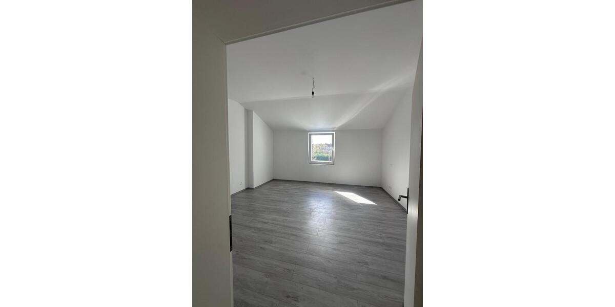 Etagenwohnung Essen Stadtbezirk III - 1 Zimmer, 40 m&sup2;, 820&euro; | Angebot:26036971