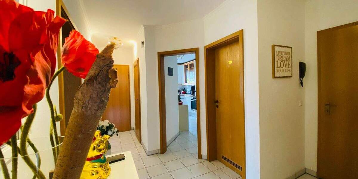 Etagenwohnung Bottrop Stadtmitte - 3 Zimmer, 82 m&sup2;, 180.500&euro; | Angebot:25735439