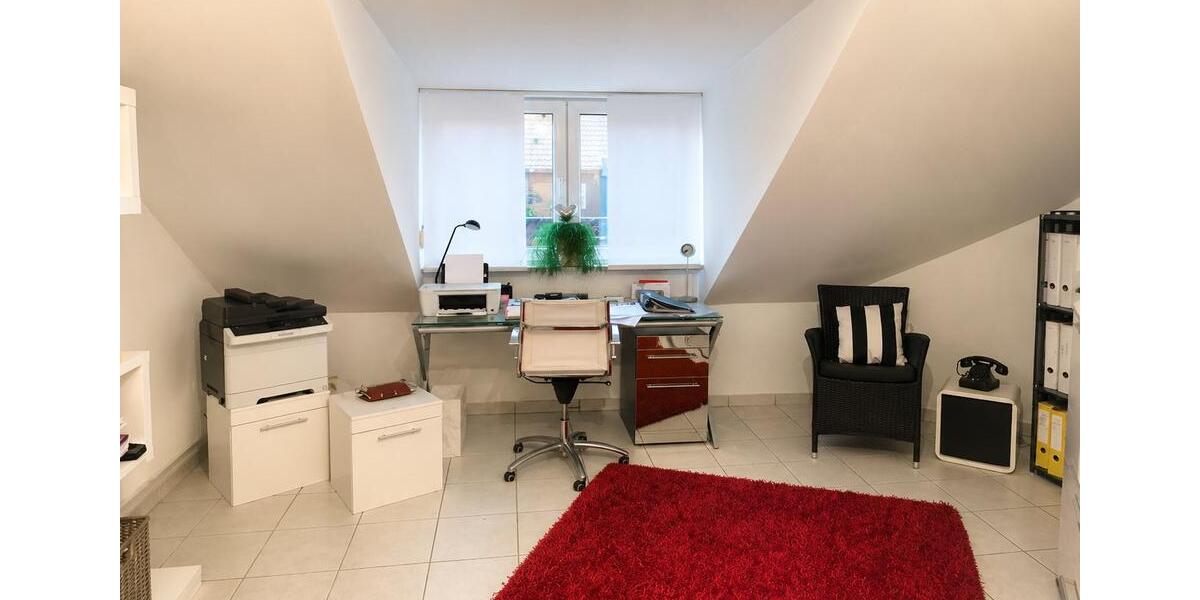 Dachgeschoßwohnung Moers - 3 Zimmer, 78 m&sup2;, 259.000&euro; | Angebot:27257576