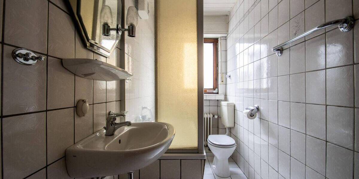 Mehrfamilienhaus, Wohnhaus Voerde - 6 Zimmer, 150 m&sup2;, 349.000&euro; | Angebot:26306989