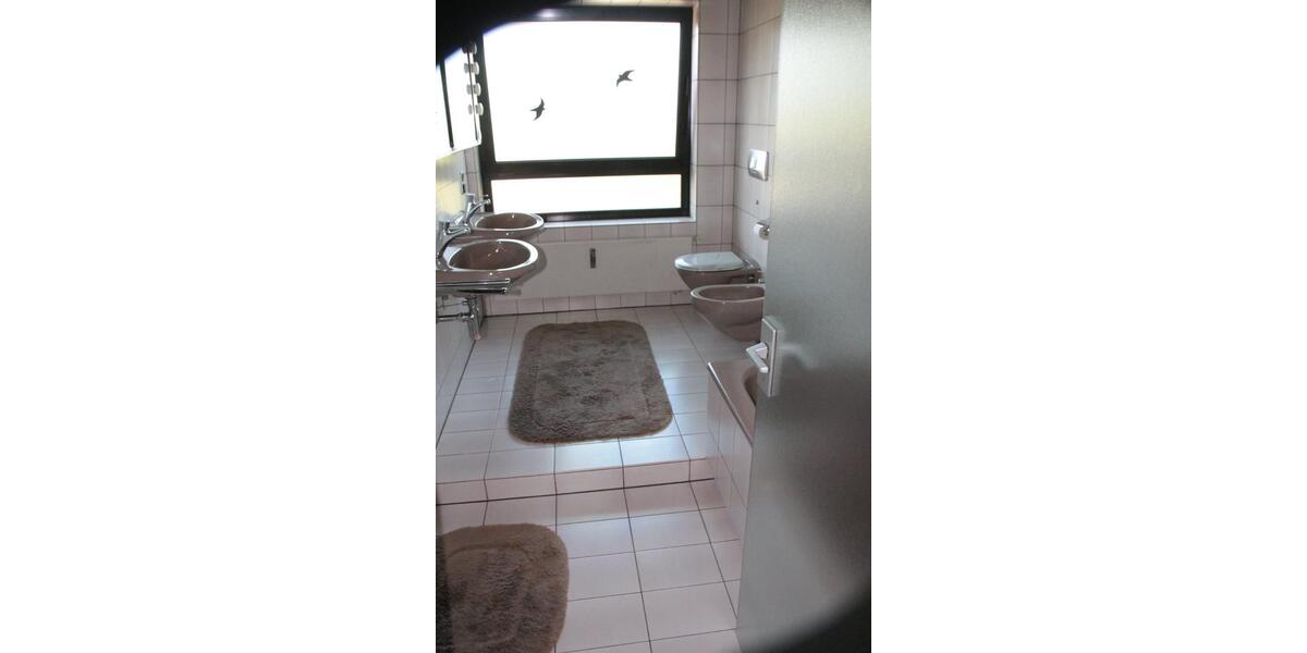 Einfamilienhaus Oberhausen - 2 Zimmer, 180 m&sup2;, 345.000&euro; | Angebot:25257357