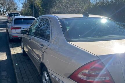 Mercedes-Benz C 200 208.000 km 3.000 &euro; Mülheim an der Ruhr 45476