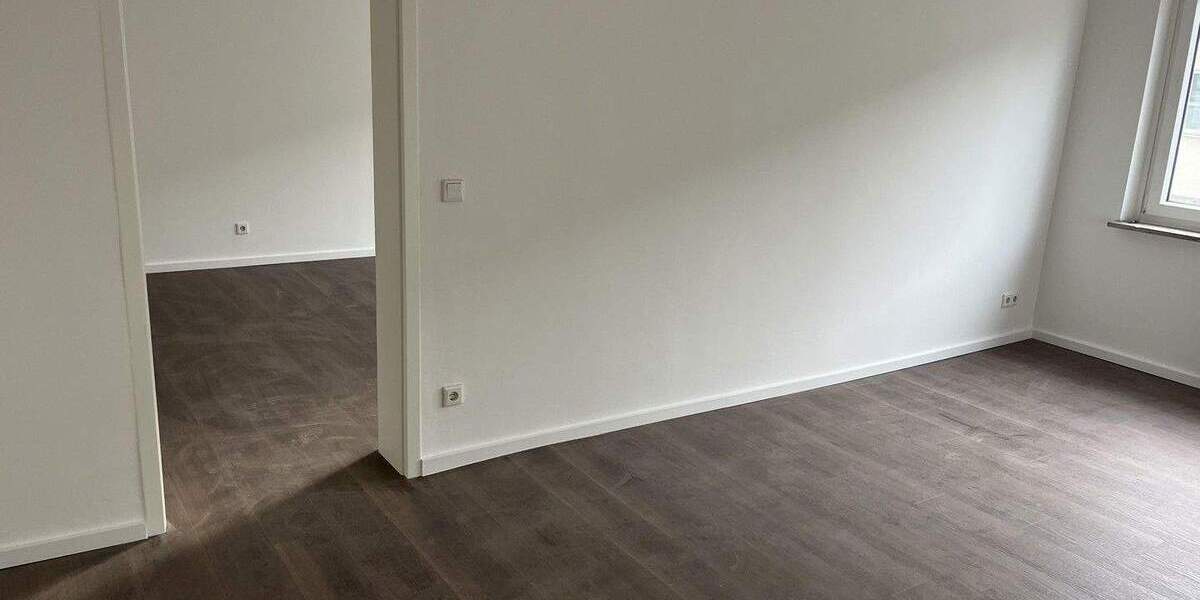 Etagenwohnung Krefeld Stadtmitte - 2 Zimmer, 91 m&sup2;, 710&euro; | Angebot:25780302