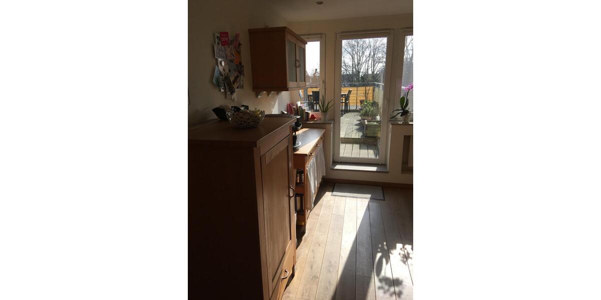 Dachgeschoßwohnung Krefeld Cracau - 2.5 Zimmer, 76 m&sup2;, 170.000&euro; | Angebot:26765882