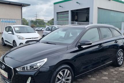 Hyundai i30 128.000 km 9.399 &euro; Dinslaken 46539