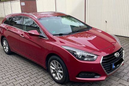 Hyundai i40 109.000 km 9.990 &euro; Duisburg 47166
