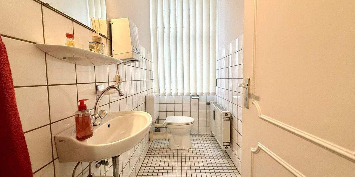 Gewerbeobjekt Geldern - 8 Zimmer, 260 m&sup2;, 1.700&euro; | Angebot:25701959