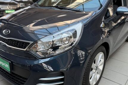 Kia Rio 61.000 km 8.890 &euro; Bottrop 46236