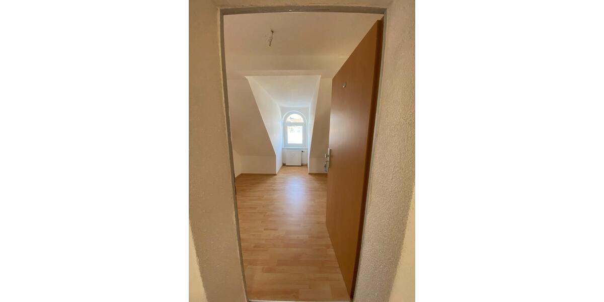Dachgeschoßwohnung Oberhausen Osterfeld - 2.5 Zimmer, 67 m&sup2;, 395&euro; | Angebot:25439698