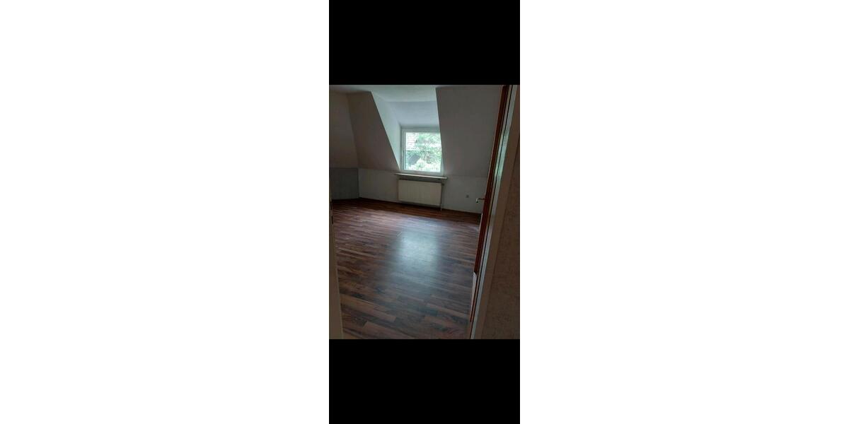 Dachgeschoßwohnung Duisburg Hamborn - 3 Zimmer, 85 m&sup2;, 800&euro; | Angebot:25136940