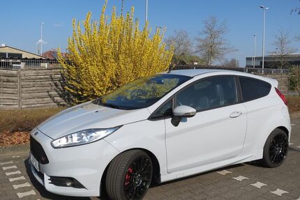 Ford Fiesta 94.190 km 14.200 &euro; Sonsbeck 47665