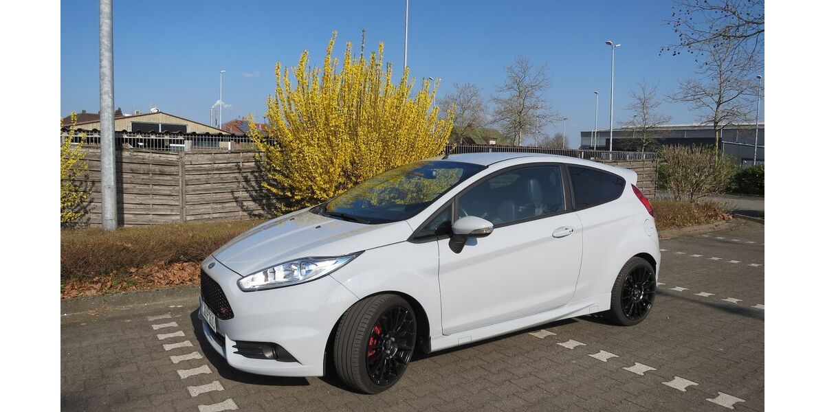 Ford Fiesta 94.190 km 14.200 &euro; Sonsbeck 47665