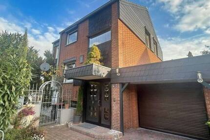 Haus Krefeld Hüls - 4 Zimmer, 110 m&sup2;, 370.000&euro; | Angebot:25997449