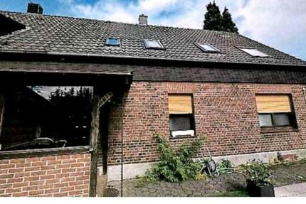 Haus Wesel Fusternberg - 7 Zimmer, 157 m&sup2;, 350.000&euro; | Angebot:25782306