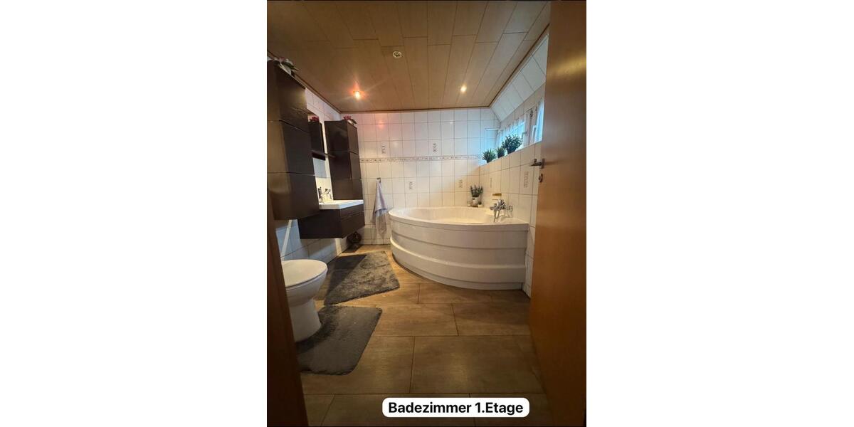 Reihenhaus Duisburg Rheinhausen - 4.5 Zimmer, 128 m&sup2;, 260.000&euro; | Angebot:27231415