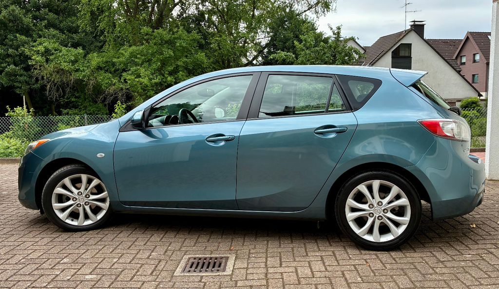 Mazda 3 86.000 km 6.700 &euro; Essen 45289