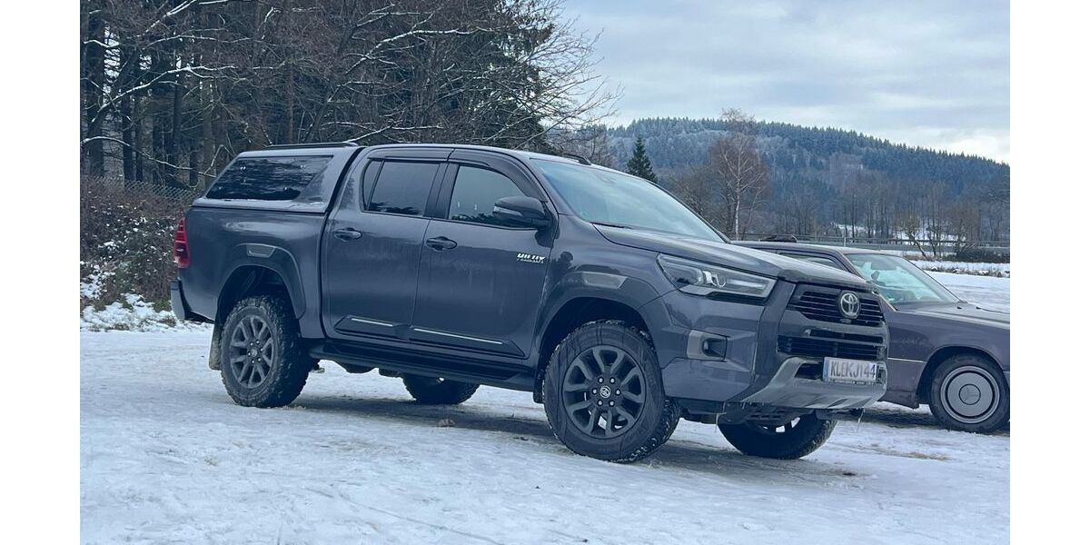 Toyota Hilux 68.000 km 46.900 &euro; Geldern 47608