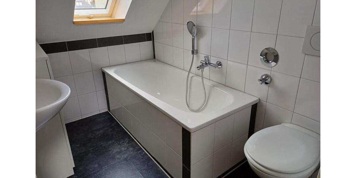 Dachgeschoßwohnung Essen Stadtbezirk III - 1.5 Zimmer, 37 m&sup2;, 510&euro; | Angebot:25815764